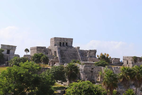 arquitectura maya, ruinas de El Castillo en Tulum, México