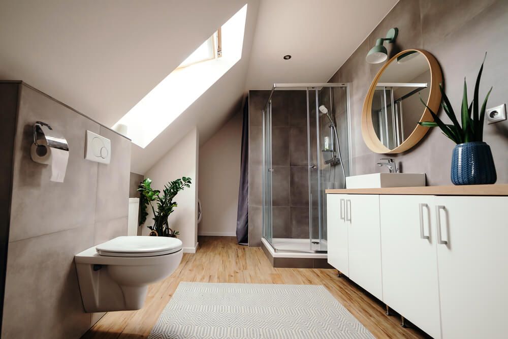 Large modern bathroom with luxury fittings.