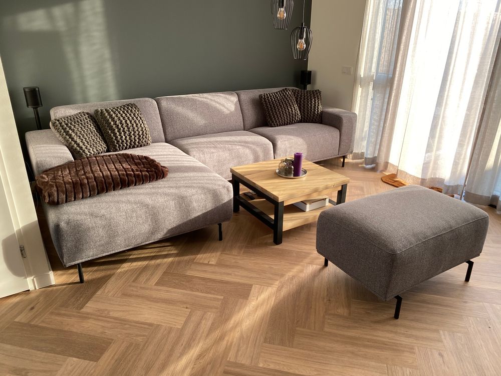 living room with vinyl flooring 